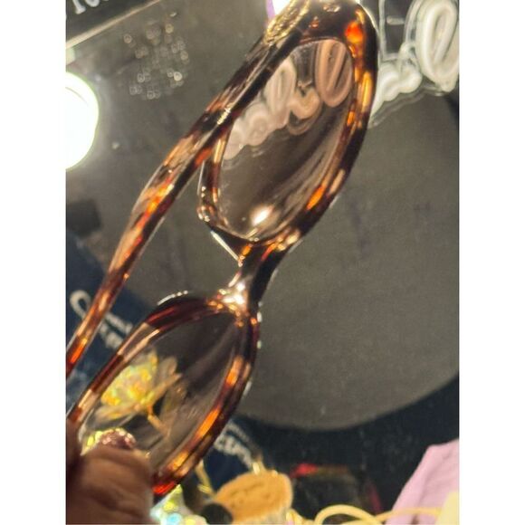 Coach oversized square sunglasses horse & carriage - Picture 9 of 9